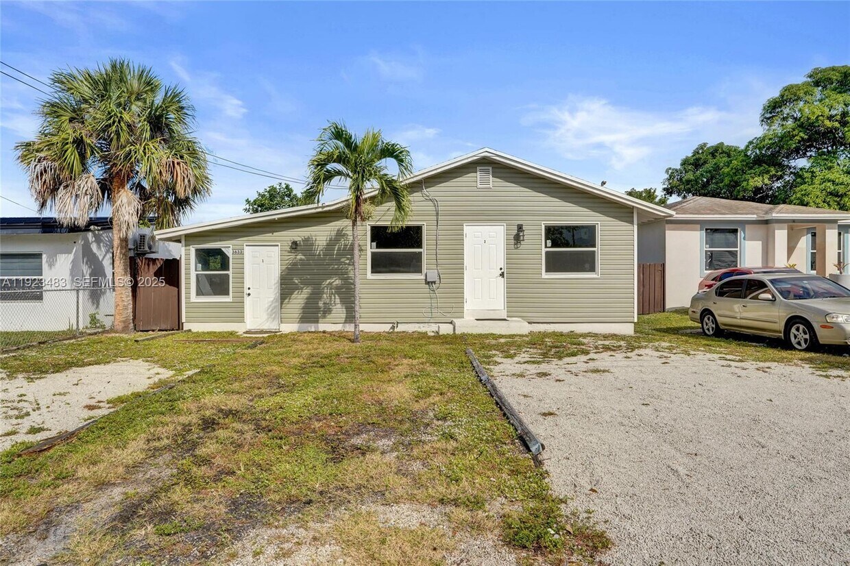 Primary Photo - 3633 SW 12th Ct