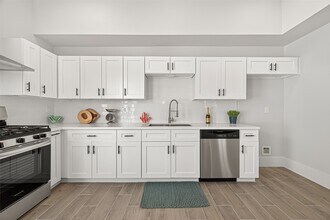 Building Photo - 1814 33rd St