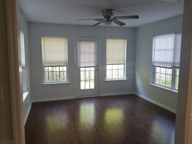 Building Photo - 630 Goodale Ln