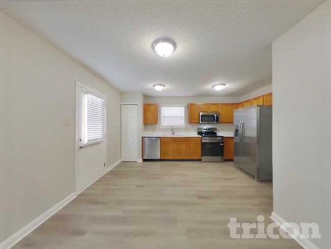 Building Photo - 1420 Alonzo Pl