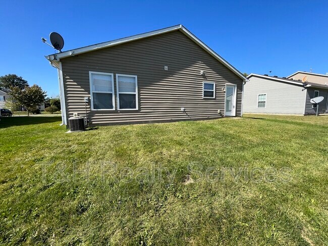 Building Photo - 925 Indigo Dr