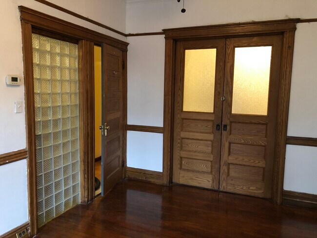Building Photo - 439 54th St