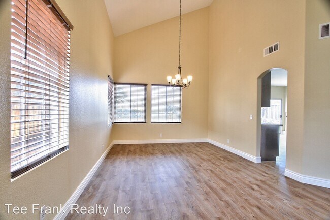 Building Photo - 4 br, 2.5 bath House - 43351 Corte Rialto