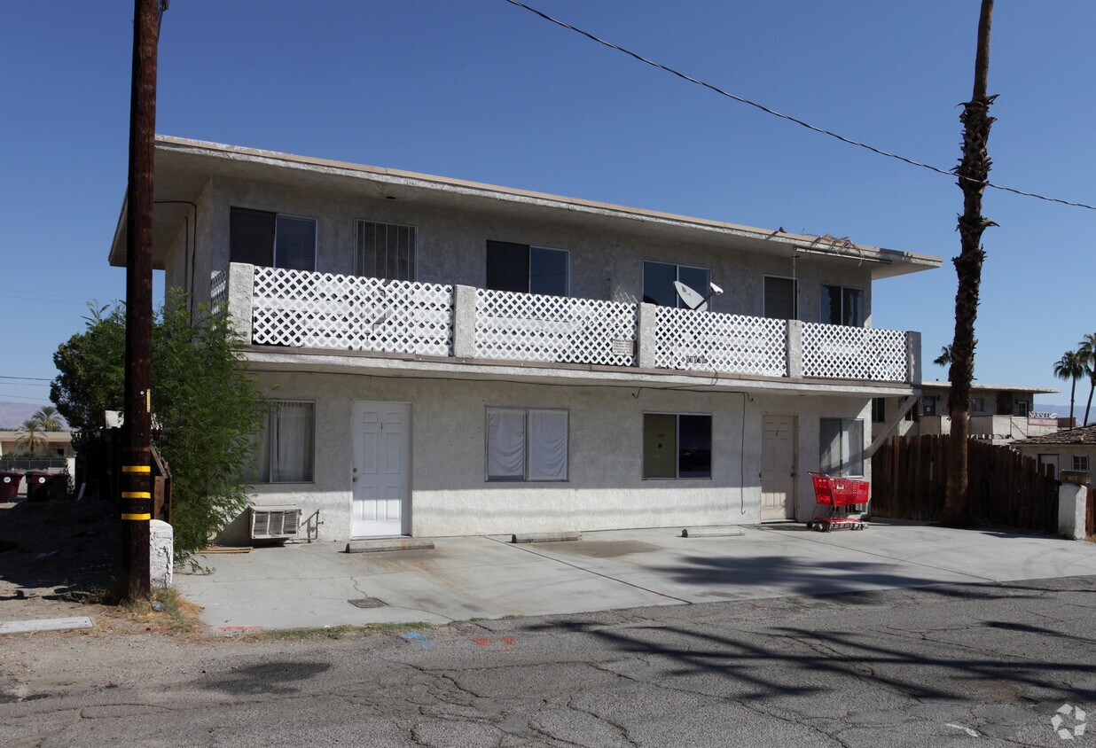 Primary Photo - 68947 Grove St