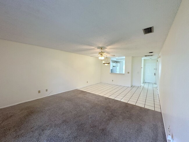 Building Photo - Quaint 2BR/2BA Citrus Park End Unit Condo ...