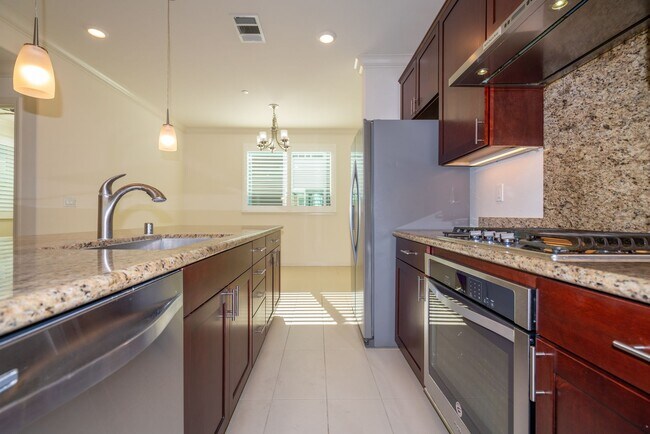 Foto del edificio - Communications Hill Home | Remodeled | Great Location