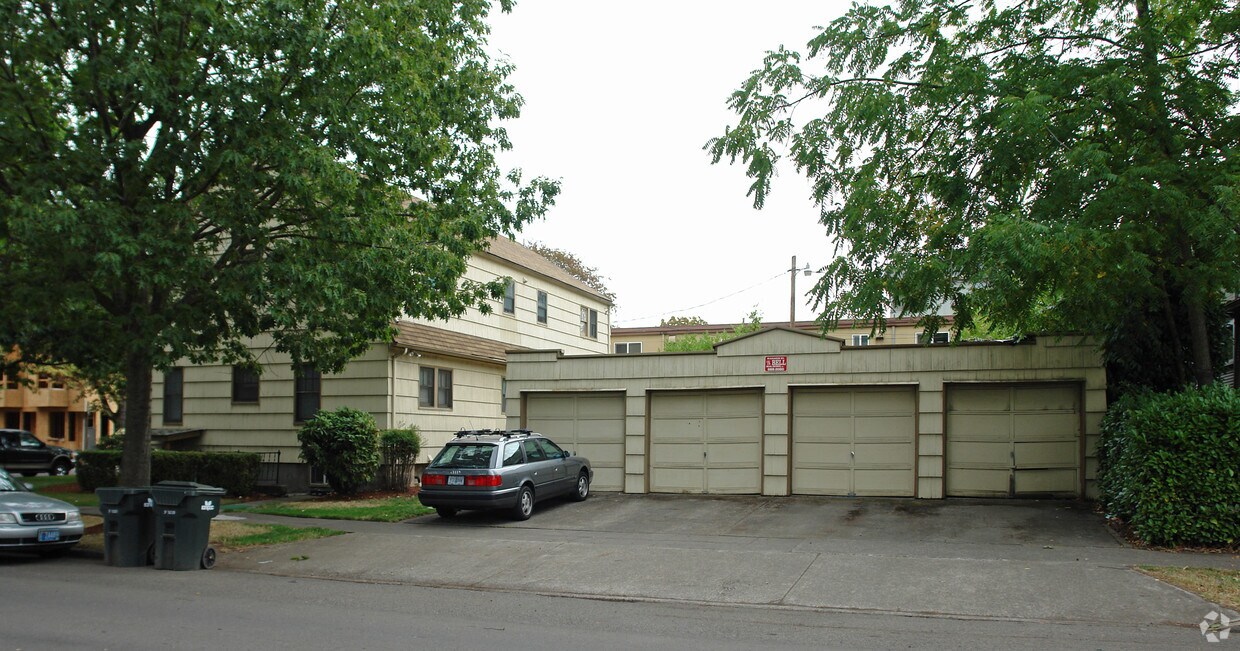 Building Photo - 610 E 14th Ave
