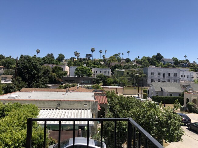 Foto del edificio - 902 N Vendome St