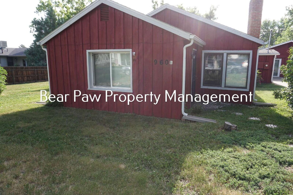 "Charming 3-Bedroom Retreat with 2 Baths in the Heart of Golden" - "Charming 3-Bedroom Retreat with 2 Baths in the Heart of Golden"