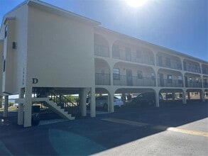 Building Photo - 14459 River Beach Dr