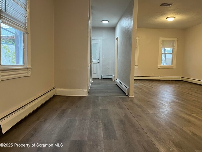 Foto del edificio - 315 Aswell Ct