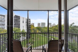 Building Photo - 3401 N Country Club Dr