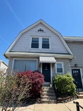 Building Photo - 113 E Main St