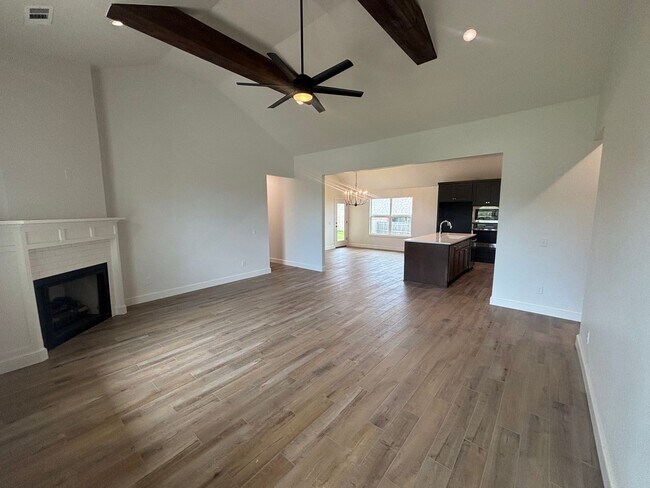 Foto del edificio - Wonderful 4 Bed 2.5 Bath Home in Norman