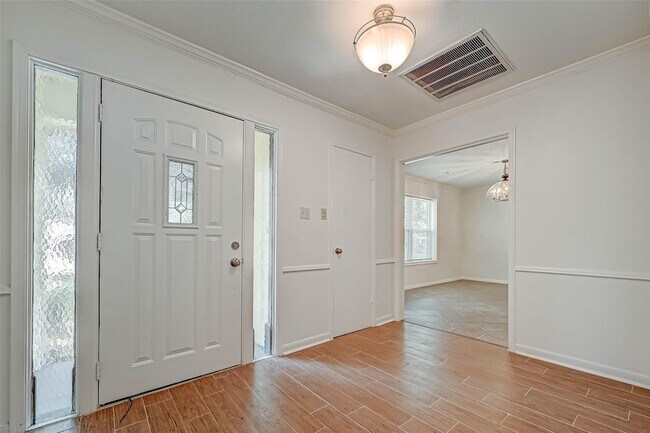 Foto del edificio - 5507 Enchanted Timbers Dr