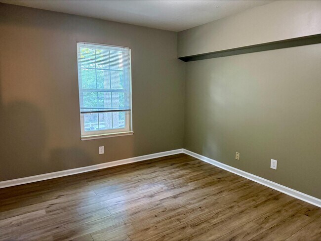 612 Breckenridge #3 Bedroom - Plymouth Village Apartments