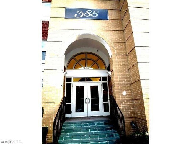 Building Photo - 388 Boush St