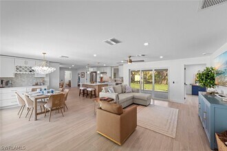 Building Photo - 548 Boulder Dr