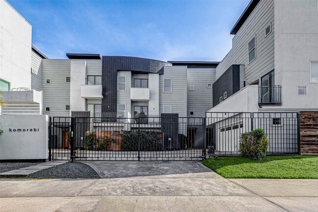 Building Photo - 4115 Chartres St