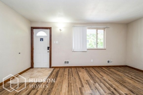 Building Photo - NOW AVAILABLE! 62 Admiral Dewey Avenue, Pi...