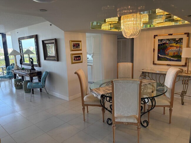 Foto del edificio - 3600 Yacht Club Dr
