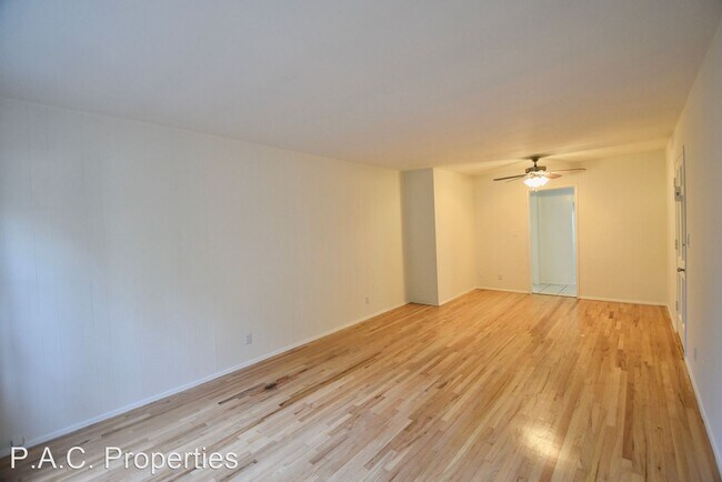 Foto del edificio - 1 br, 1 bath Apartment - 11645  Moorpark S...