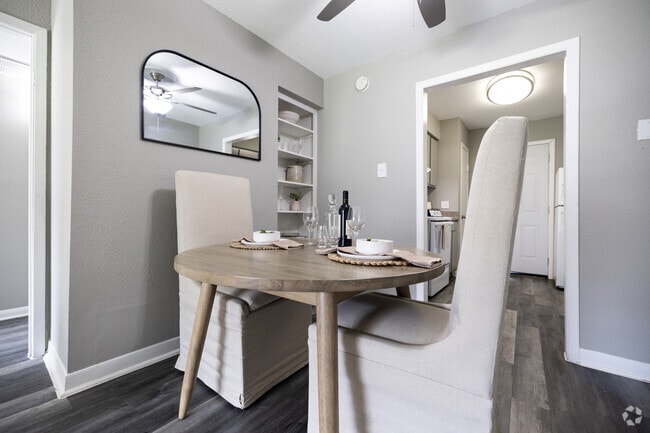 2BR, 2 BA - 800SF - Dining Area - The Ivy