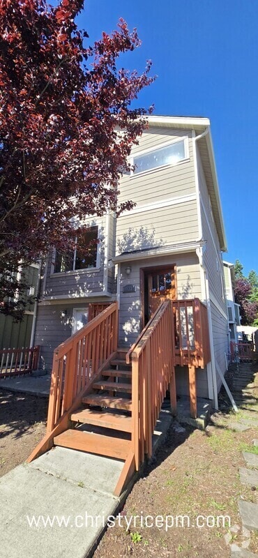Building Photo - 10738 Whitman Ave N