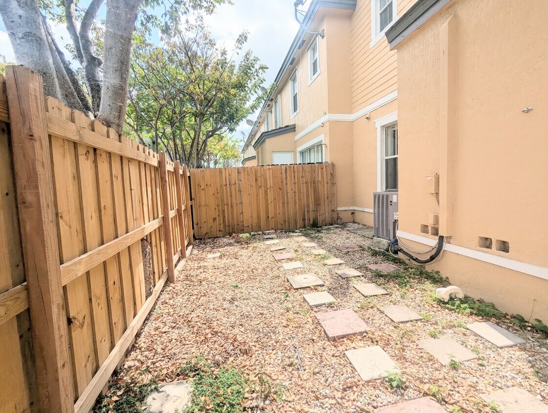 Foto del edificio - 2929 SE 2nd St