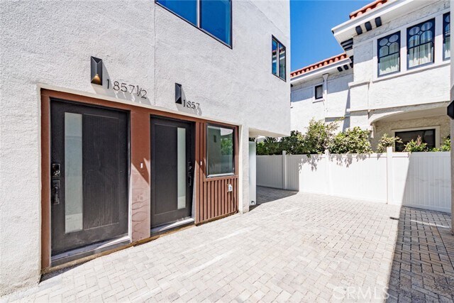 Foto del edificio - 1857 Crenshaw Blvd