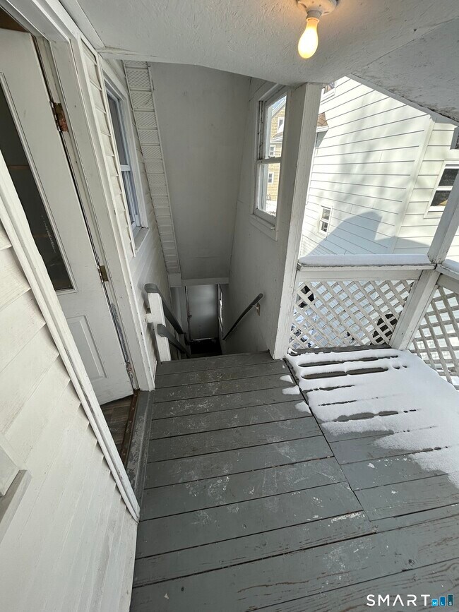 Building Photo - 168 High St