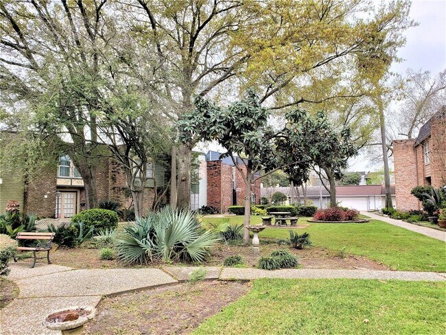 Building Photo - 1285 Blalock Rd