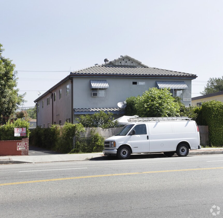 Foto del edificio - 11635 Riverside Dr