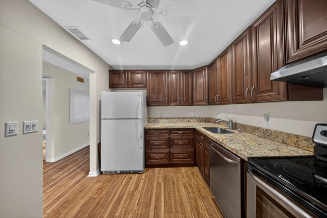 Building Photo - 9187 Norte Lago