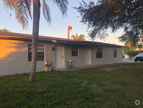 Building Photo - 16xx Barbarie Ln