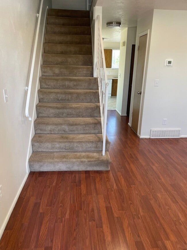 Foto del edificio - 2 Bedroom, 1.5 Bathroom Twin Home in West ...