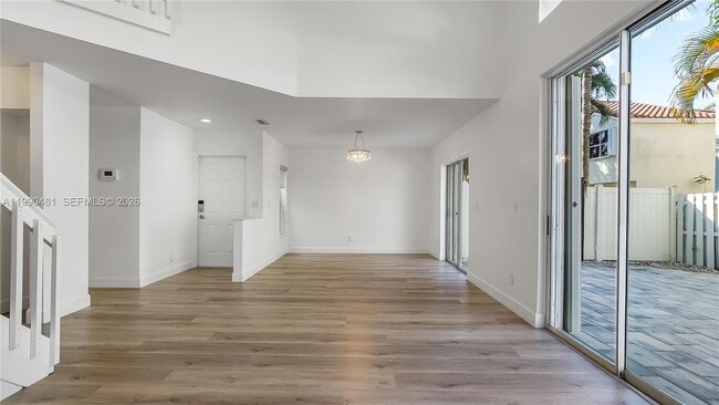 Building Photo - 876 Garnet Cir