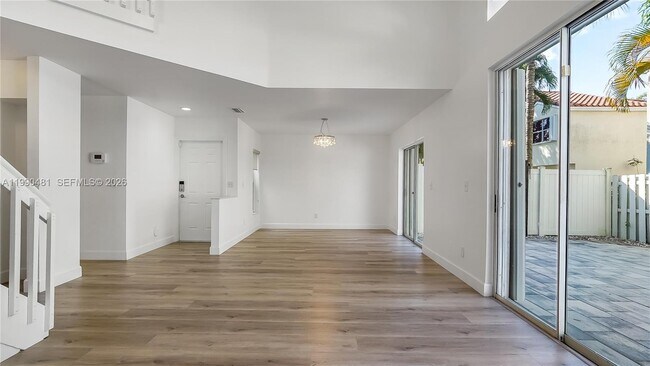 Foto del edificio - 876 Garnet Cir