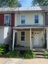Building Photo - 532 Walnut St