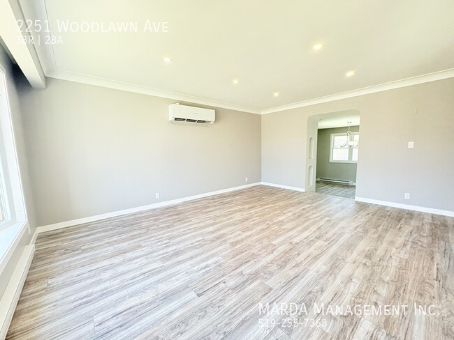 Building Photo - STUNNING & NEWLY RENOVATED 3-BEDROOM/1.5 B...