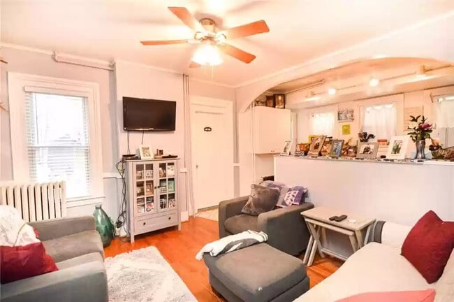 Bright Kitchen and living room combo - 30 Cambridge St