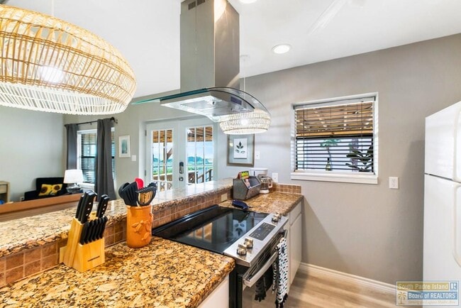 Foto del edificio - 113 W Sunny Isle Dr