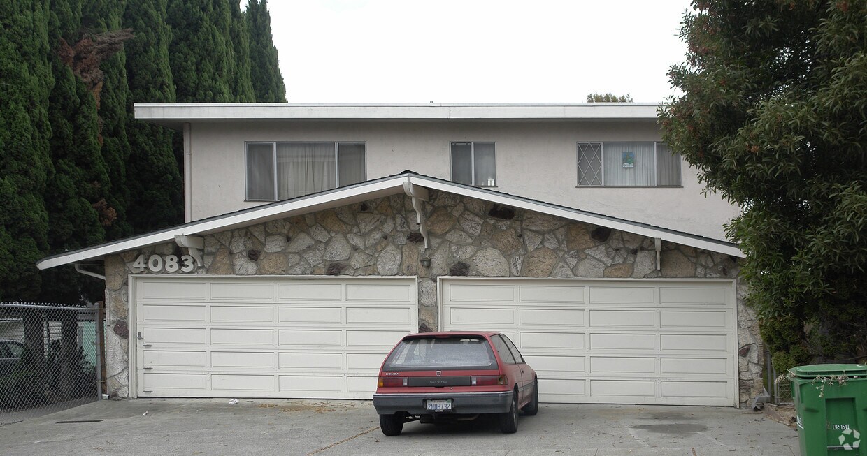 Foto principal - 4083 Lyon Ave