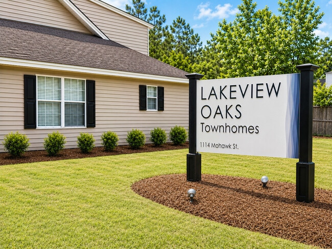 Building Photo - Lakeview Oaks