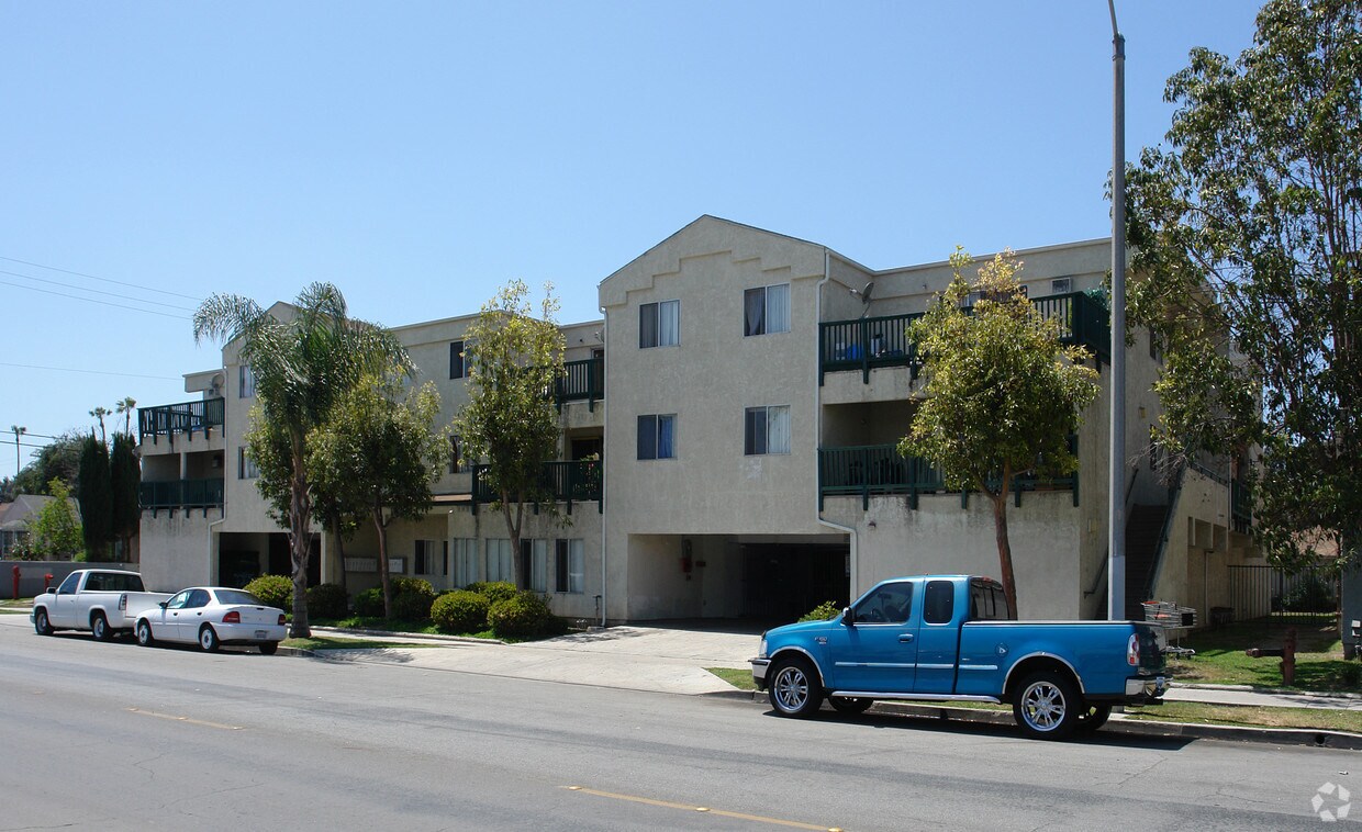 Foto del edificio - 1820 S Broadway
