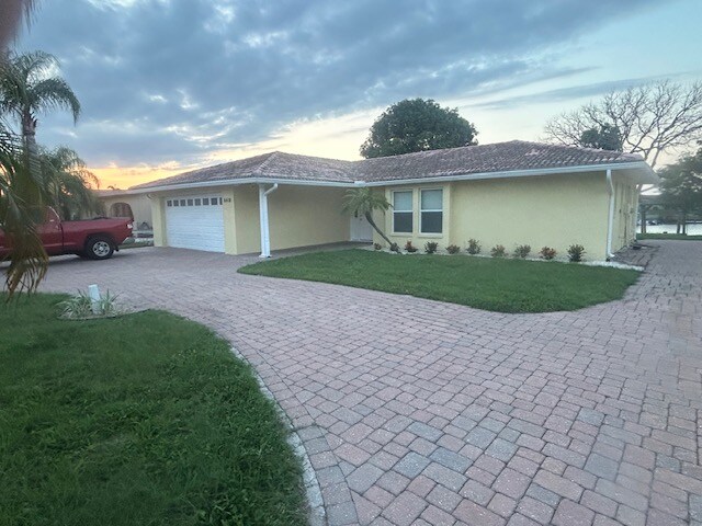 Primary Photo - 6416 Lake Sunrise Dr
