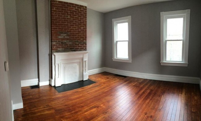 Building Photo - 402 Violet Way