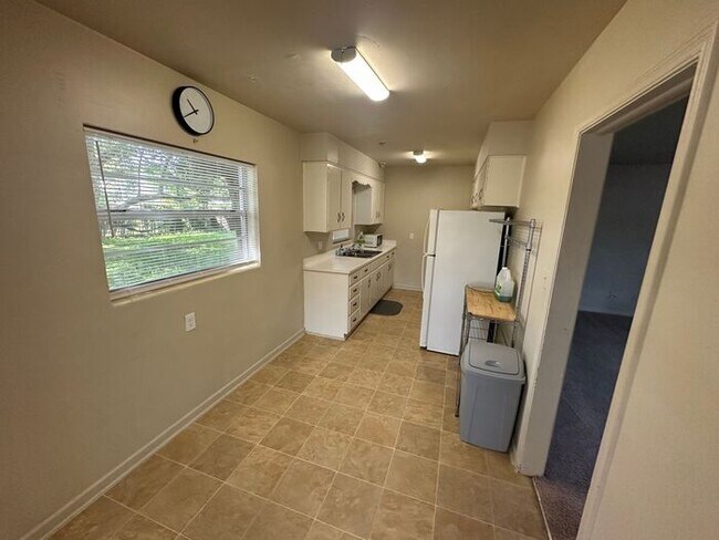 Foto del edificio - Beautiful 3 bedroom, 2 bath home located i...