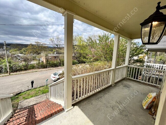 Building Photo - 512 Hamilton Ave