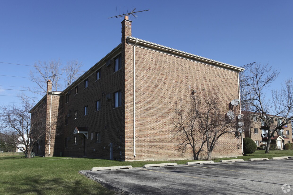 Foto del edificio - 9210-9220 Hamilton Ct